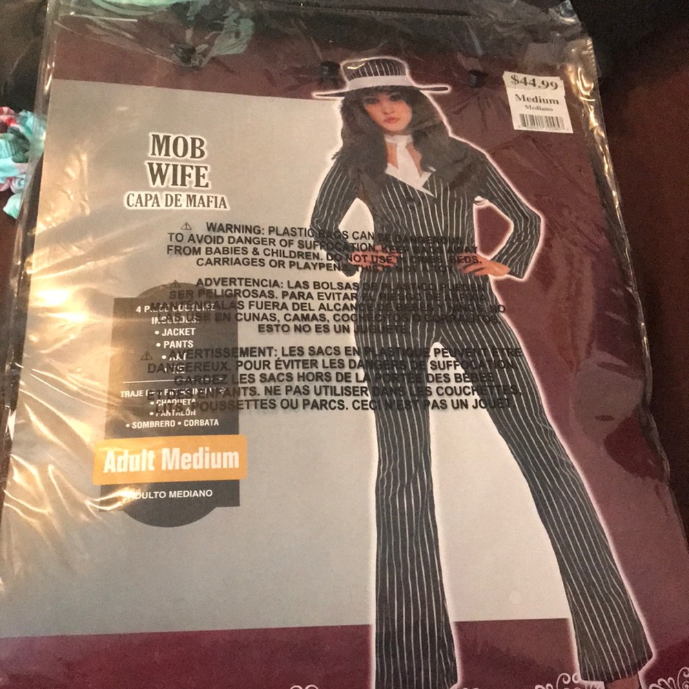 Mob Wife Costume.